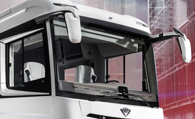 Außenaufnahme des Wohnmobils Concorde Liner mit Blick auf die Front / die Windschutzscheibe. Außenaufnahme des Wohnmobils Concorde Liner mit Blick auf die Front / die Windschutzscheibe.