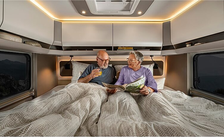 Innenaufnahme aus dem Wohnmobil Morelo Loft mit Blick auf den Schlafbereich.