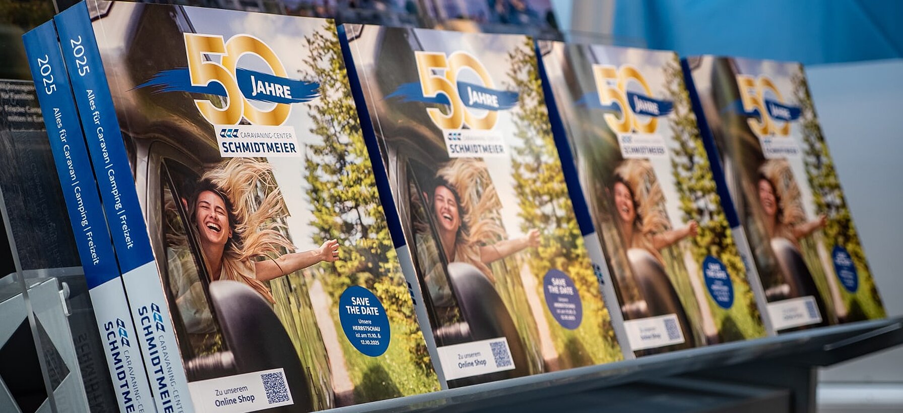 Camping-Broschüren von Caravaning Center Schmidtmeier anlässlich des 50-jährigen Firmenjubiläums.